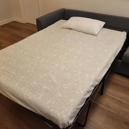 Apartamento La Casita: Bajo Reformado Con Salida A Jardin